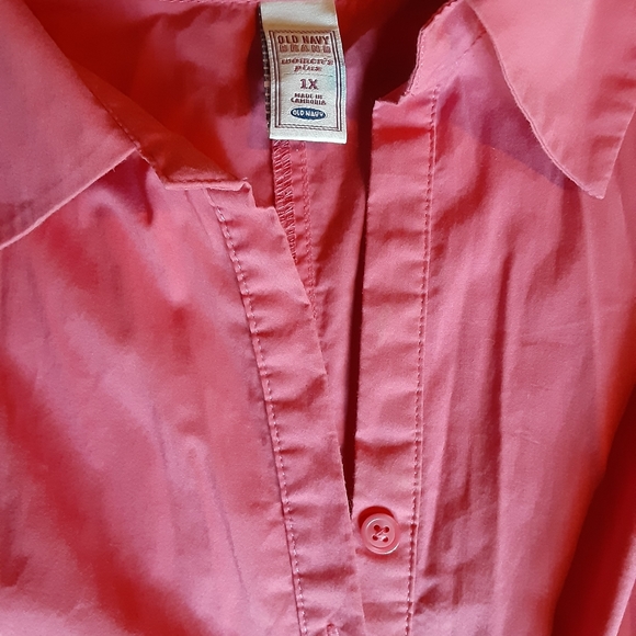 Old navy 1x button up hot pink blouse - Picture 2 of 6
